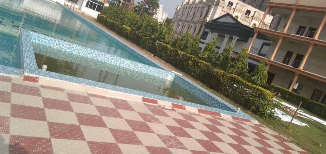 Aristro Club Hotel Kolkata Exterior photo