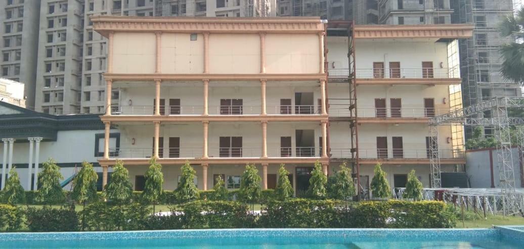 Aristro Club Hotel Kolkata Exterior photo
